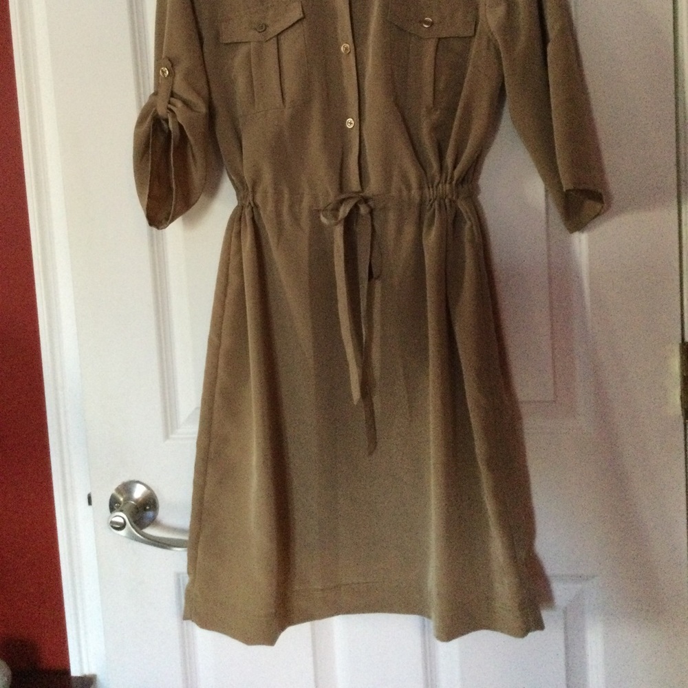 Dress - Picture 3 of 3